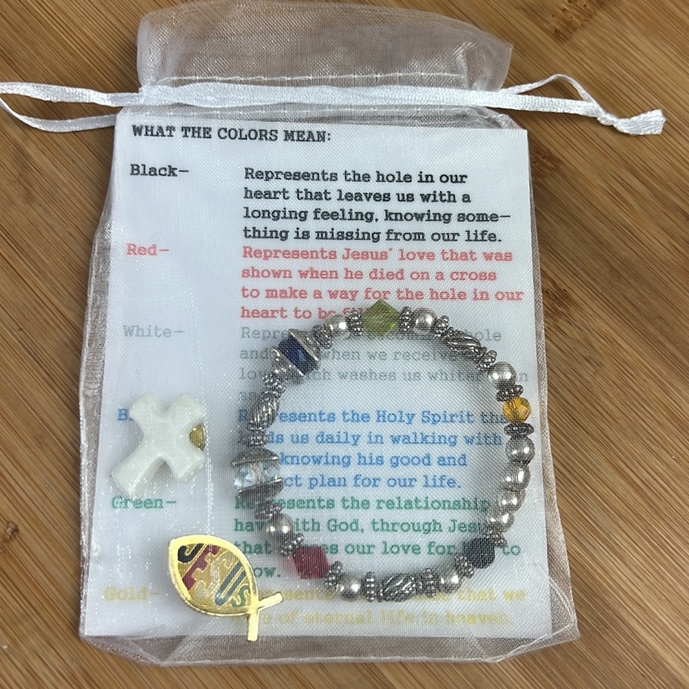 Gift Set! Jesus Beaded Wire Bracelet & Pin set of 3 items God’s Love Bible